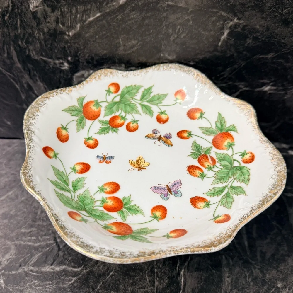 NORLEANS Cake Stand with Strawberries and Butterflies